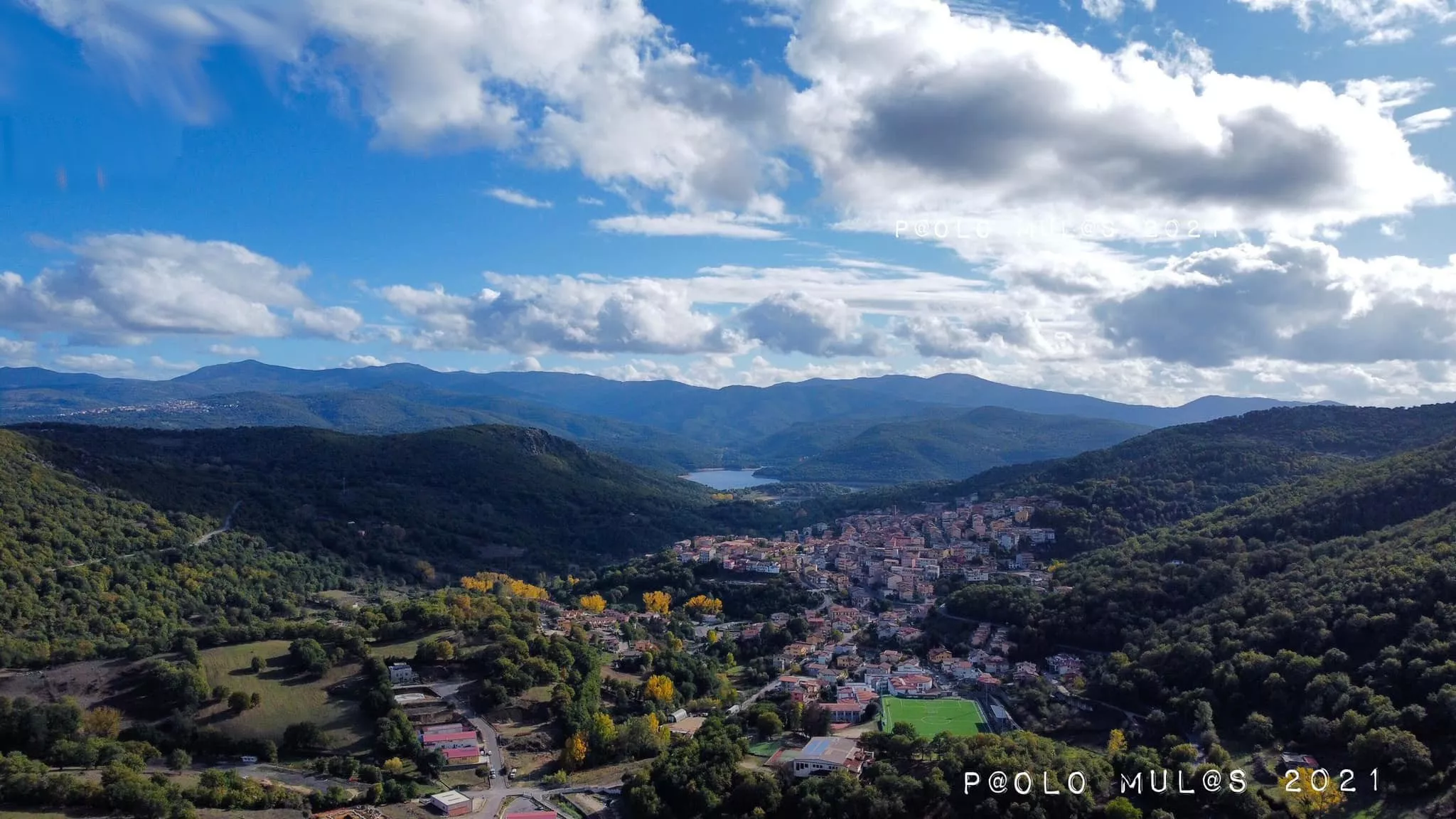 Un villaggio turistico a pochi passi dal paese, vista lago [Richiesta modifica e variante al PUC]